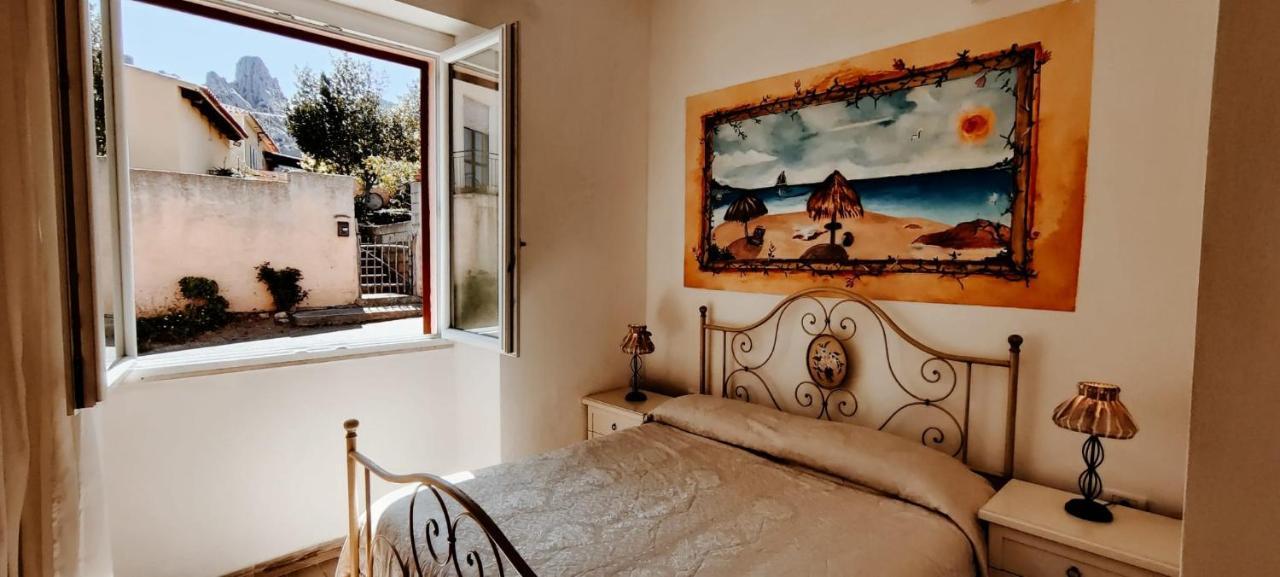 לינה וארוחת בוקר סן פנטלאו La Porta Sulla Costa מראה חיצוני תמונה
