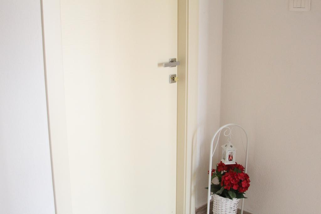 לינה וארוחת בוקר סן פנטלאו La Porta Sulla Costa מראה חיצוני תמונה